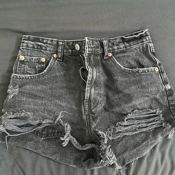 Black washed size 34 European USA size 2 Zara Jean shorts - Picture 1 of 3